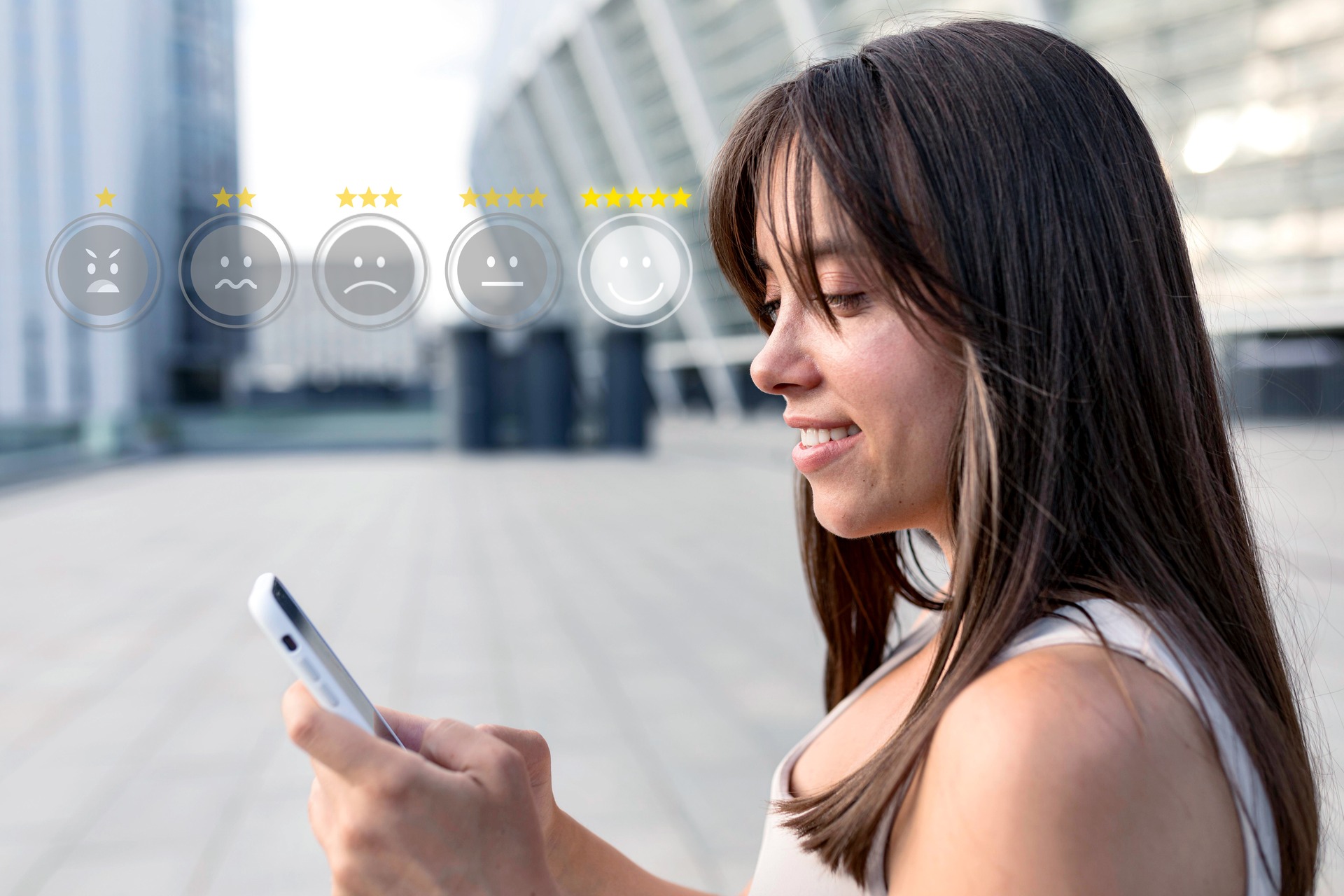 Consumidores cada vez mais conectados e exigentes Consumidores cada vez mais conectados e exigentes